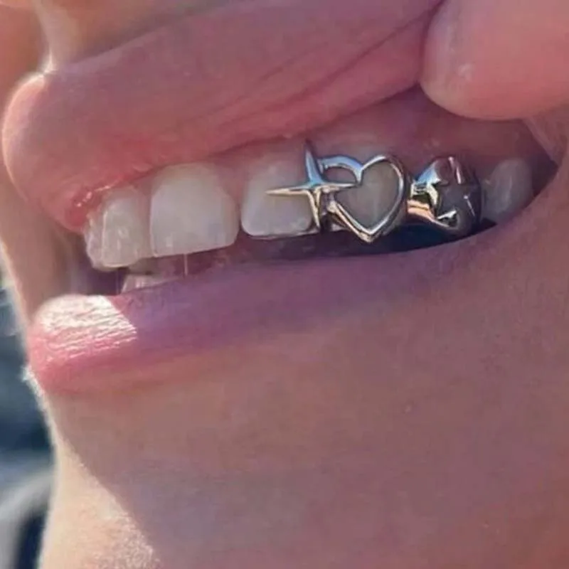 Punk Hip Hop Hollow Heart Teet - Men Accessories In Silver 评论和价格